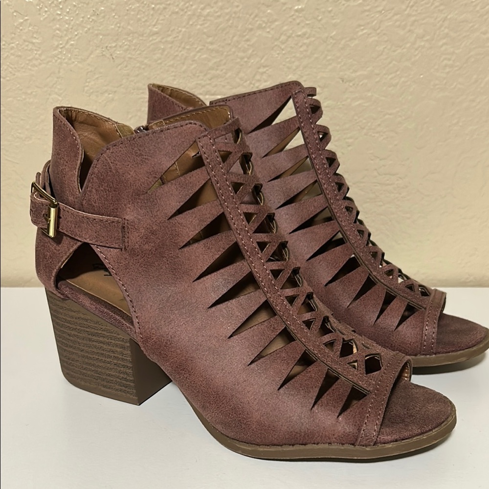 Women's Brown Cutout Block Heel Sandals